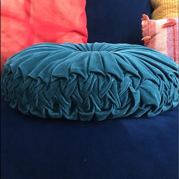 opalhouse round pillow